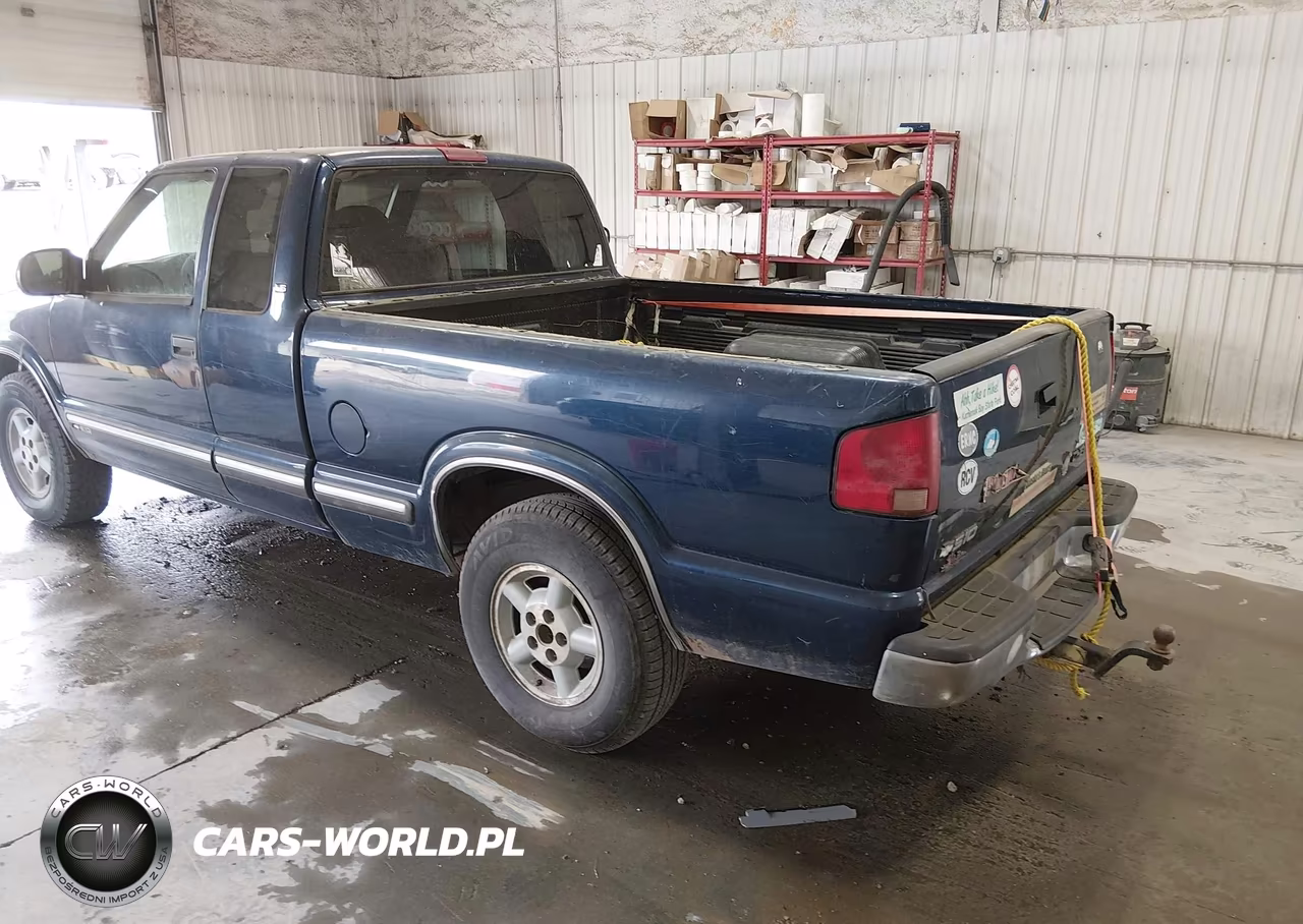2001 Chevrolet S-10 Ls VIN:1GCDT19W518102953 - 3
