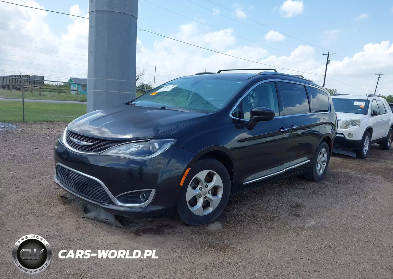 2017 Chrysler Pacifica Touring-L Plus VIN:2C4RC1EG6HR520814 - 2