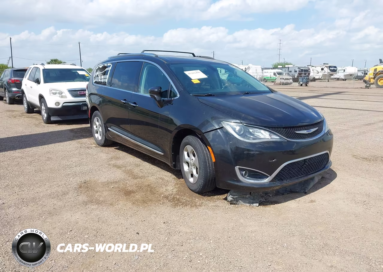 2017 Chrysler Pacifica Touring-L Plus VIN:2C4RC1EG6HR520814 - 6