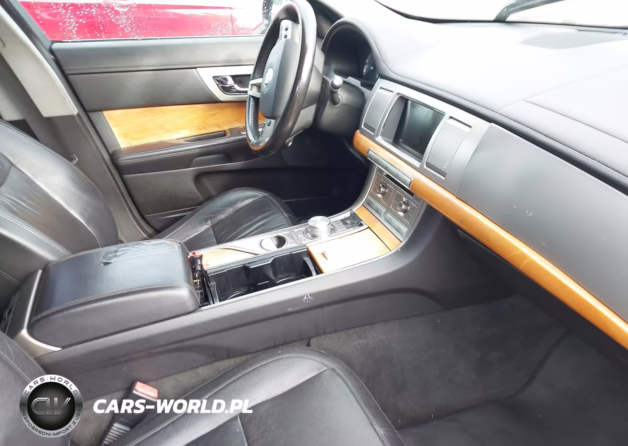 2010 Jaguar Xf VIN:SAJWA0FA0AHR62388 - 5