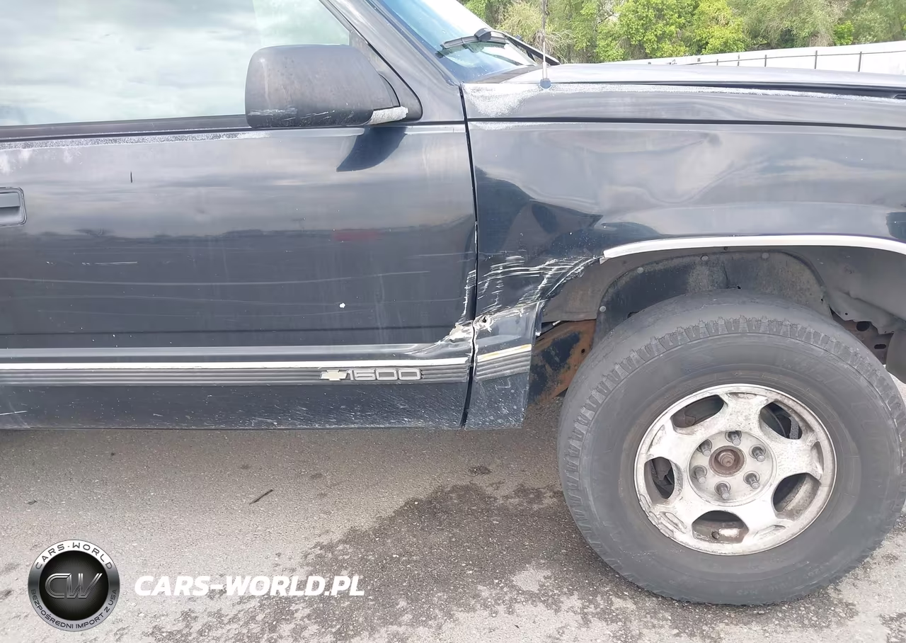 1996 Chevrolet Suburban K1500 VIN:1GNFK16R3TJ419594 - 6
