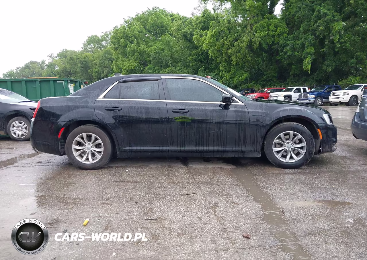 2015 Chrysler 300 Limited VIN:2C3CCAAG3FH898446 - 13