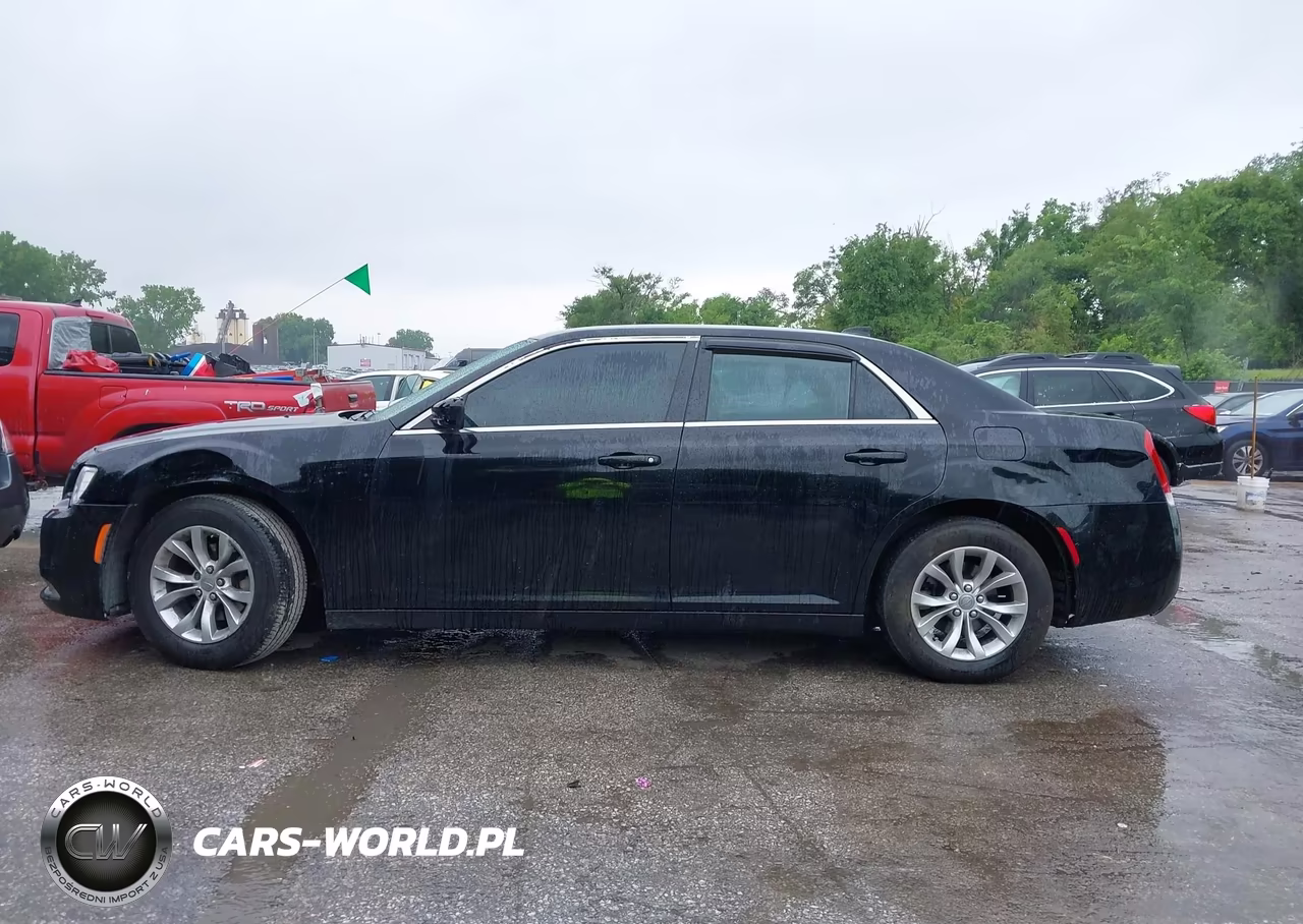 2015 Chrysler 300 Limited VIN:2C3CCAAG3FH898446 - 14