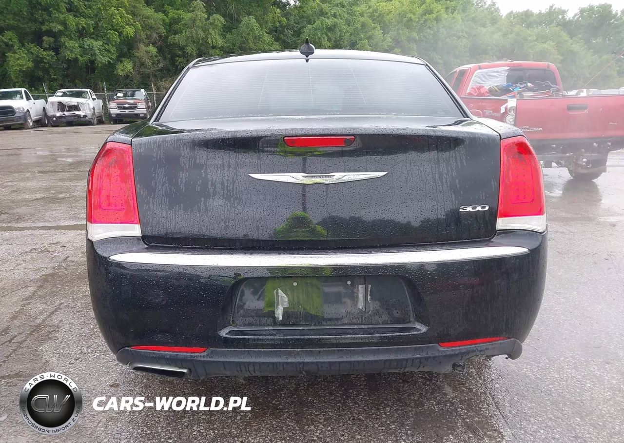 2015 Chrysler 300 Limited VIN:2C3CCAAG3FH898446 - 16
