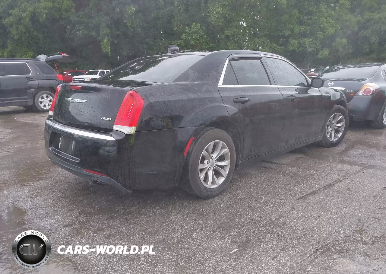 2015 Chrysler 300 Limited VIN:2C3CCAAG3FH898446 - 4