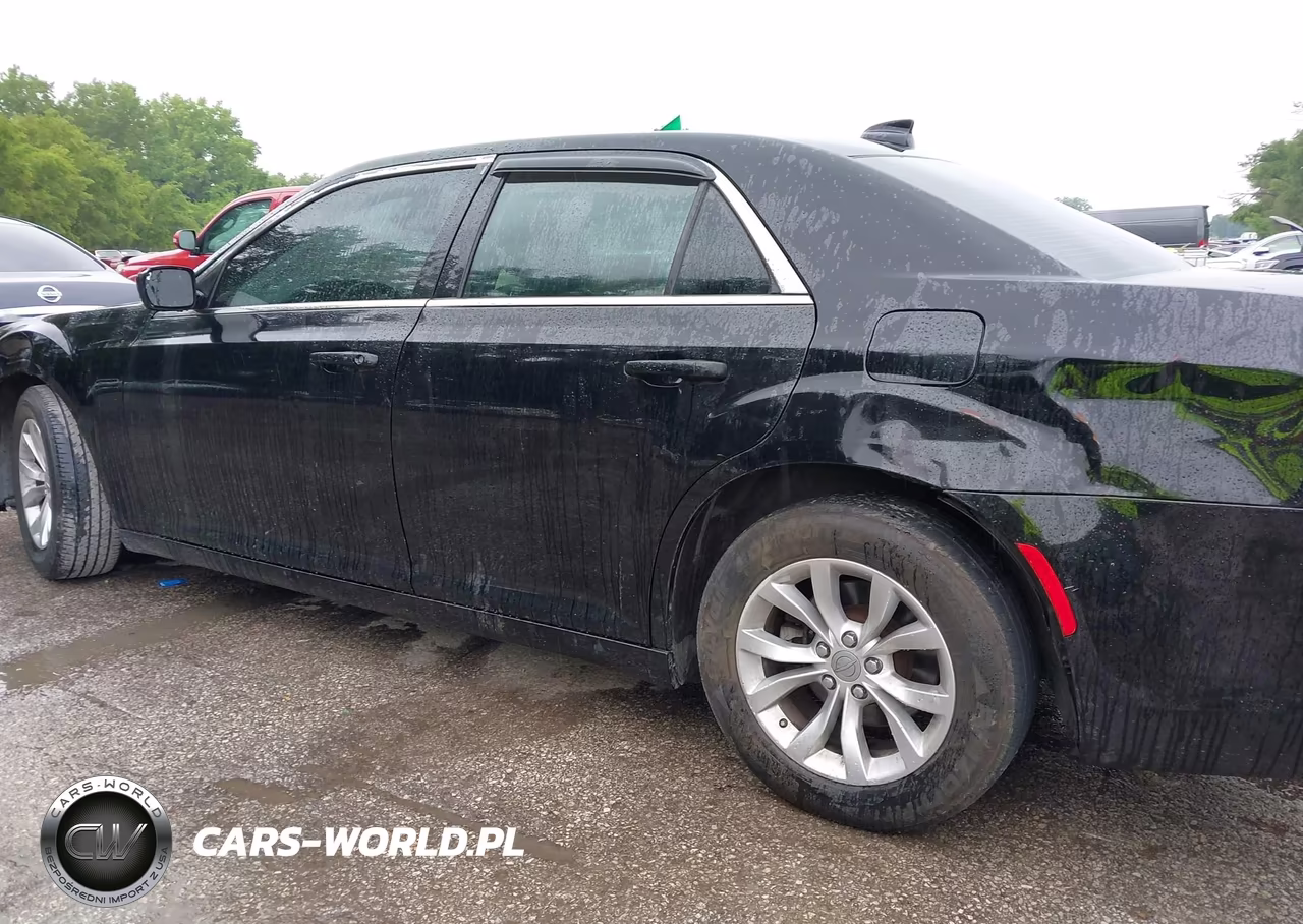 2015 Chrysler 300 Limited VIN:2C3CCAAG3FH898446 - 6
