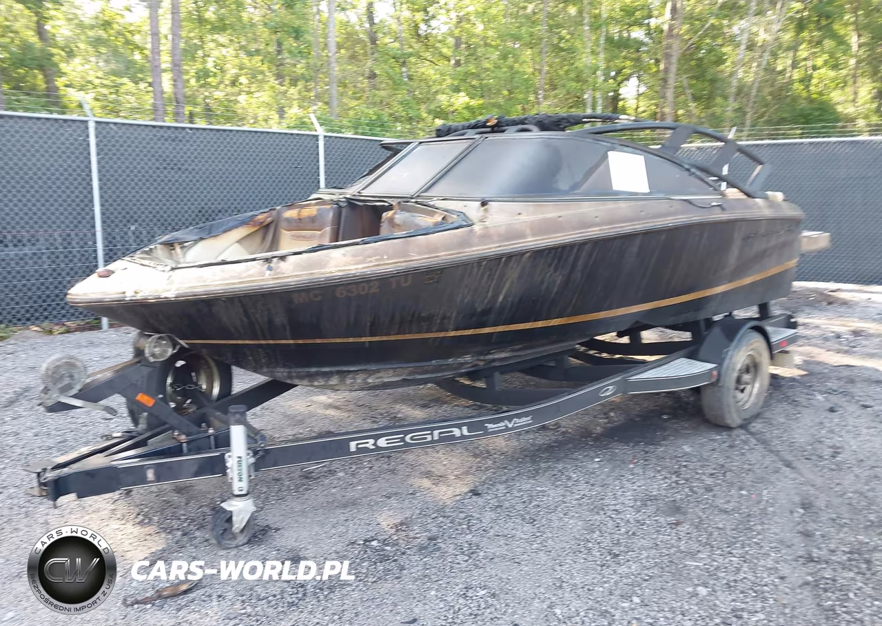 2015 Regal Boat VIN:RGMBV408ES15 - 2