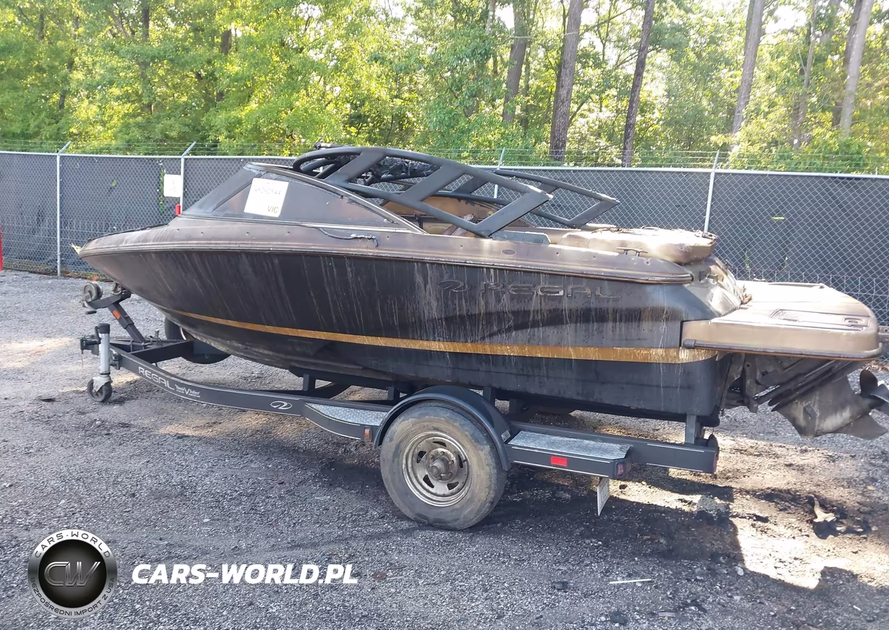 2015 Regal Boat VIN:RGMBV408ES15 - 3