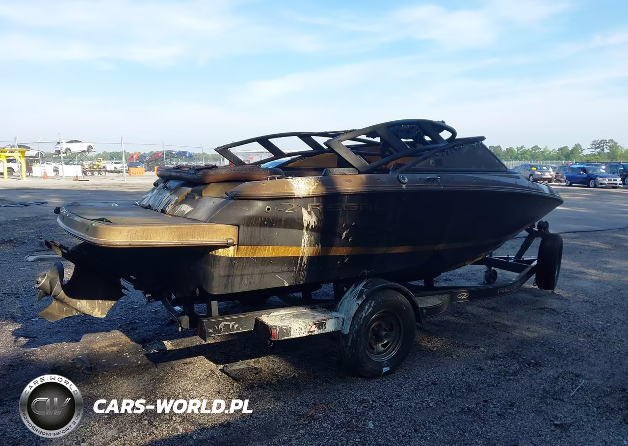 2015 Regal Boat VIN:RGMBV408ES15 - 4