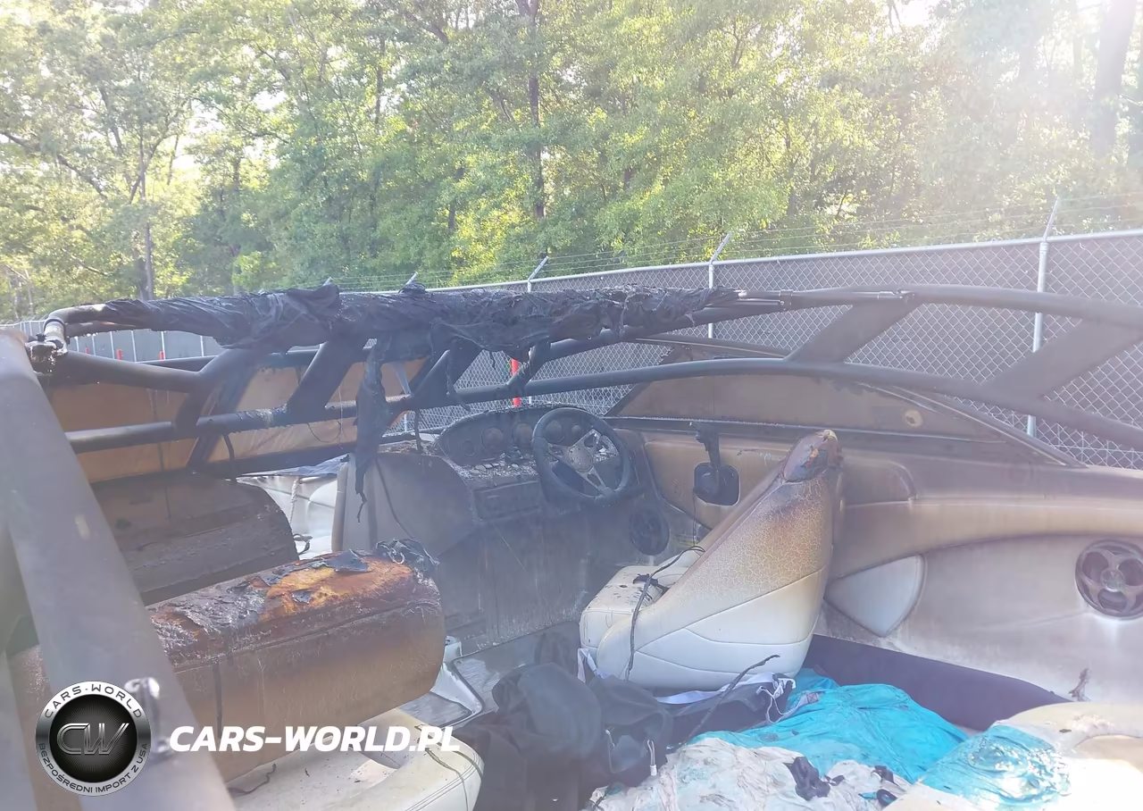 2015 Regal Boat VIN:RGMBV408ES15 - 5