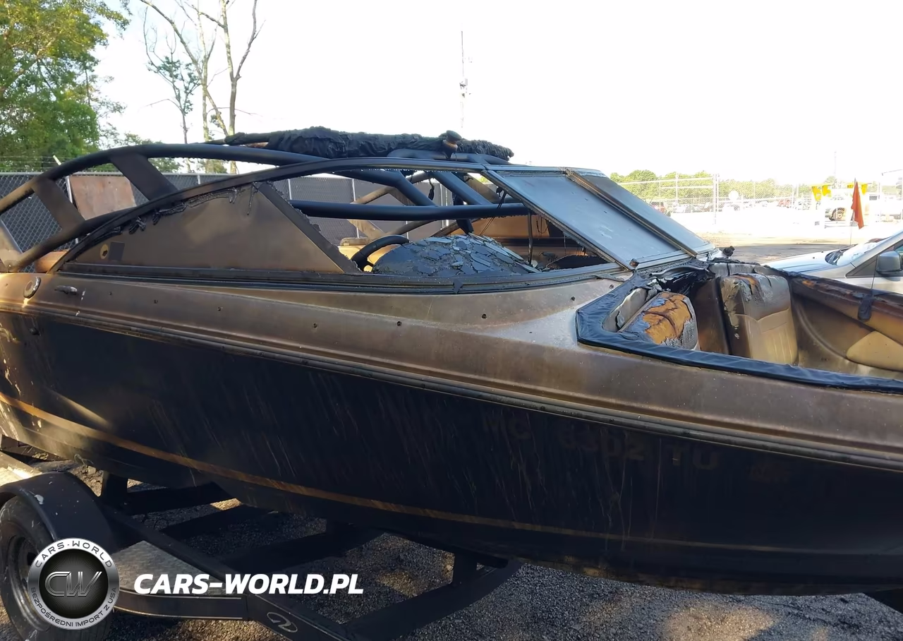 2015 Regal Boat VIN:RGMBV408ES15 - 6