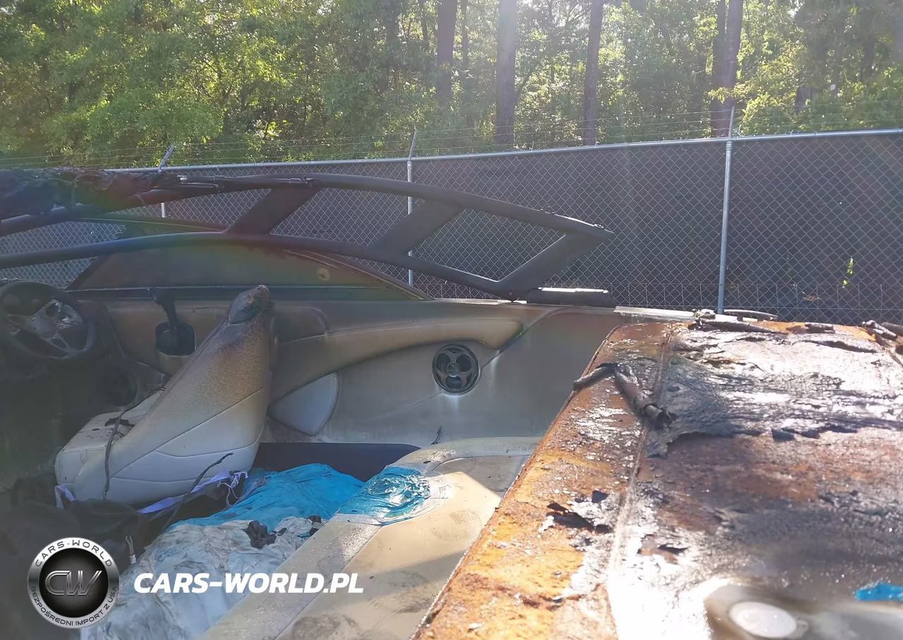 2015 Regal Boat VIN:RGMBV408ES15 - 8