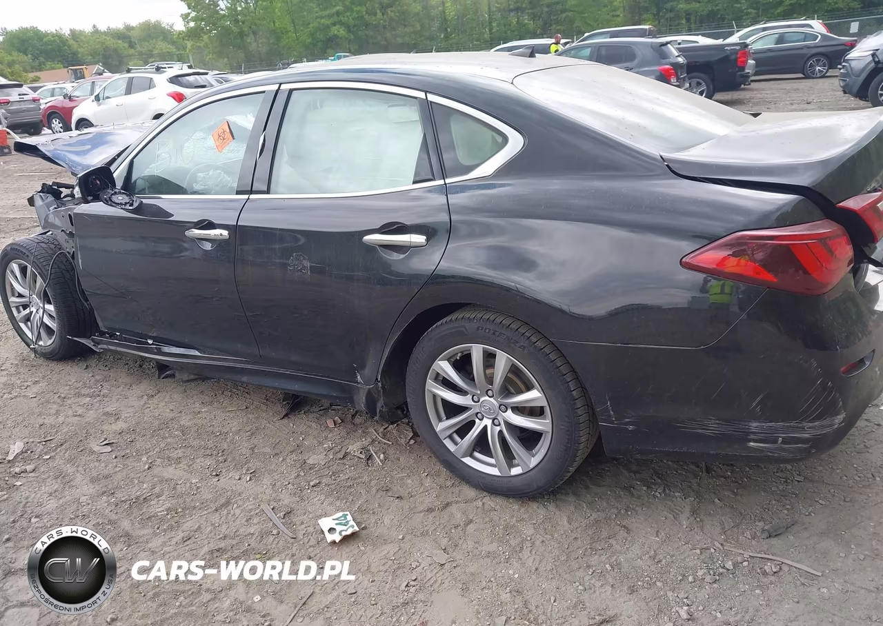 2018 Infiniti Q70 3.7X Luxe VIN:JN1BY1AR8JM220536 - 3