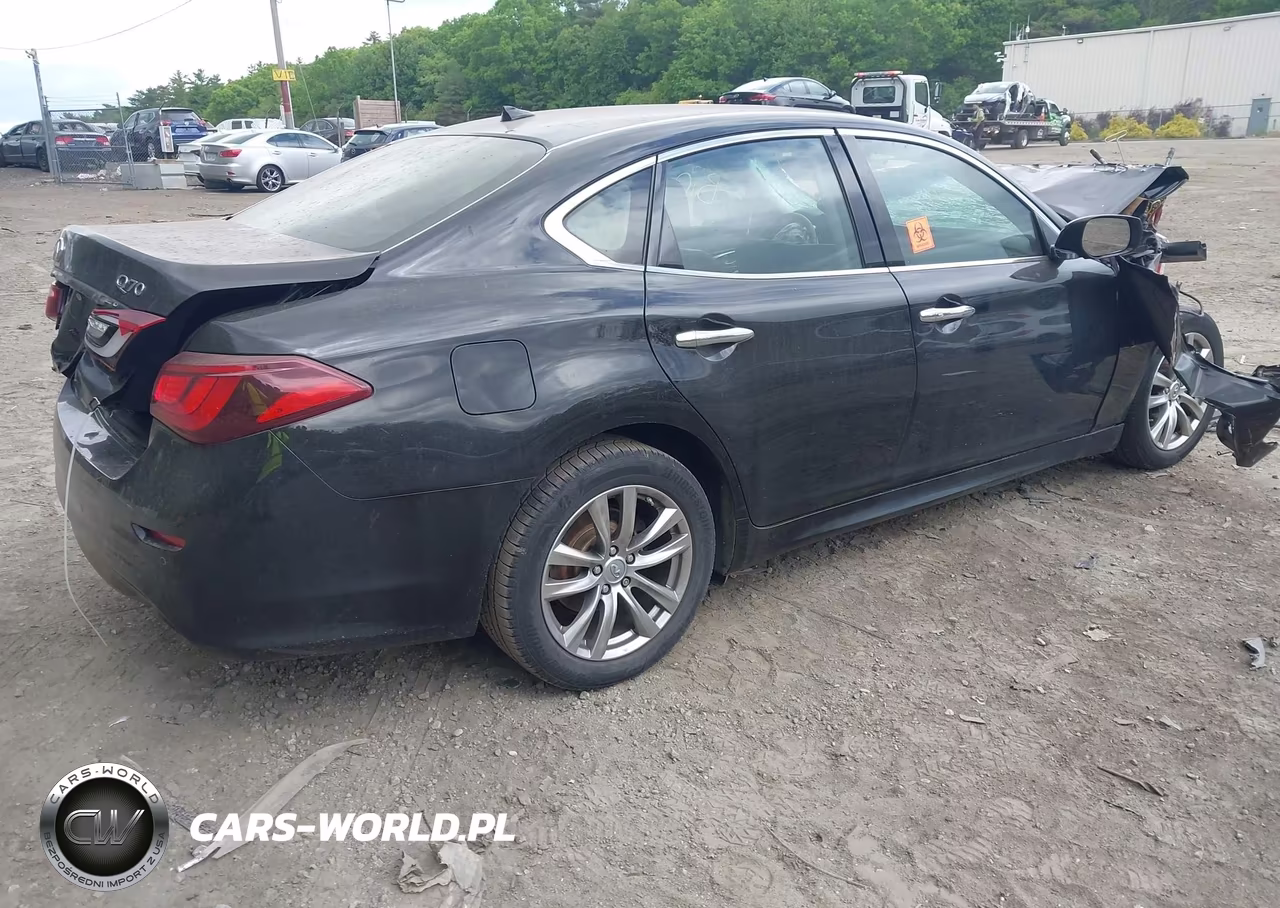 2018 Infiniti Q70 3.7X Luxe VIN:JN1BY1AR8JM220536 - 4