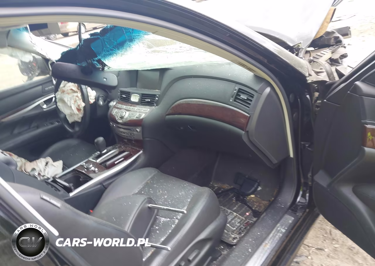 2018 Infiniti Q70 3.7X Luxe VIN:JN1BY1AR8JM220536 - 5