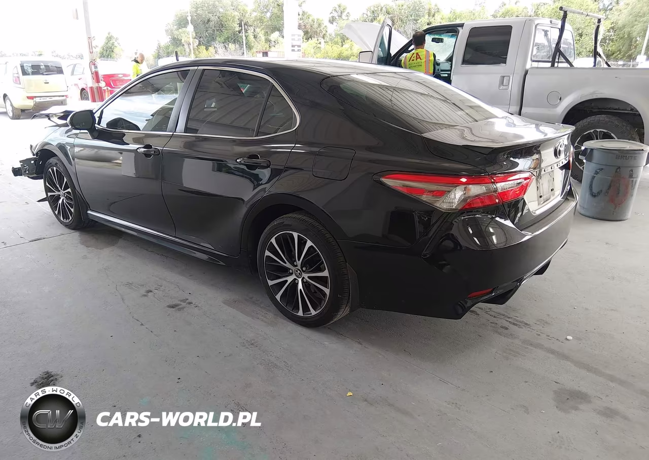 2018 Toyota Camry Se VIN:JTNB11HK4J3025125 - 3