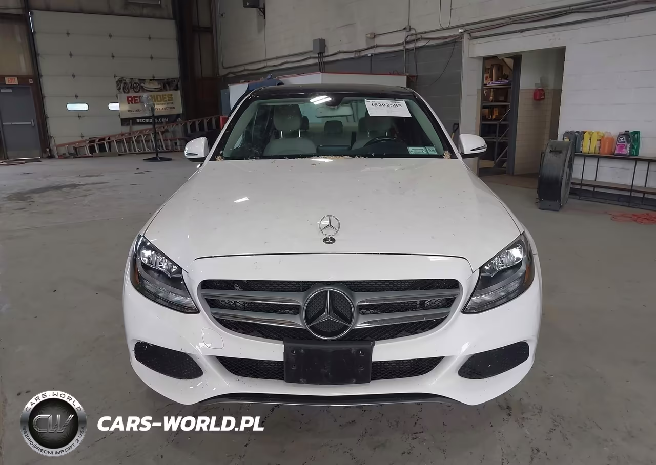 2018 Mercedes-Benz C 300 4Matic VIN:55SWF4KB4JU236912 - 12