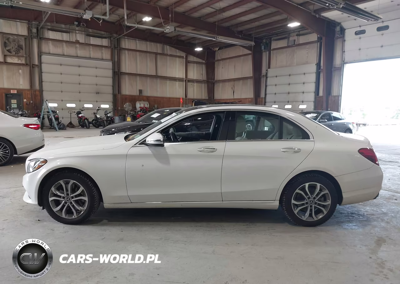 2018 Mercedes-Benz C 300 4Matic VIN:55SWF4KB4JU236912 - 14