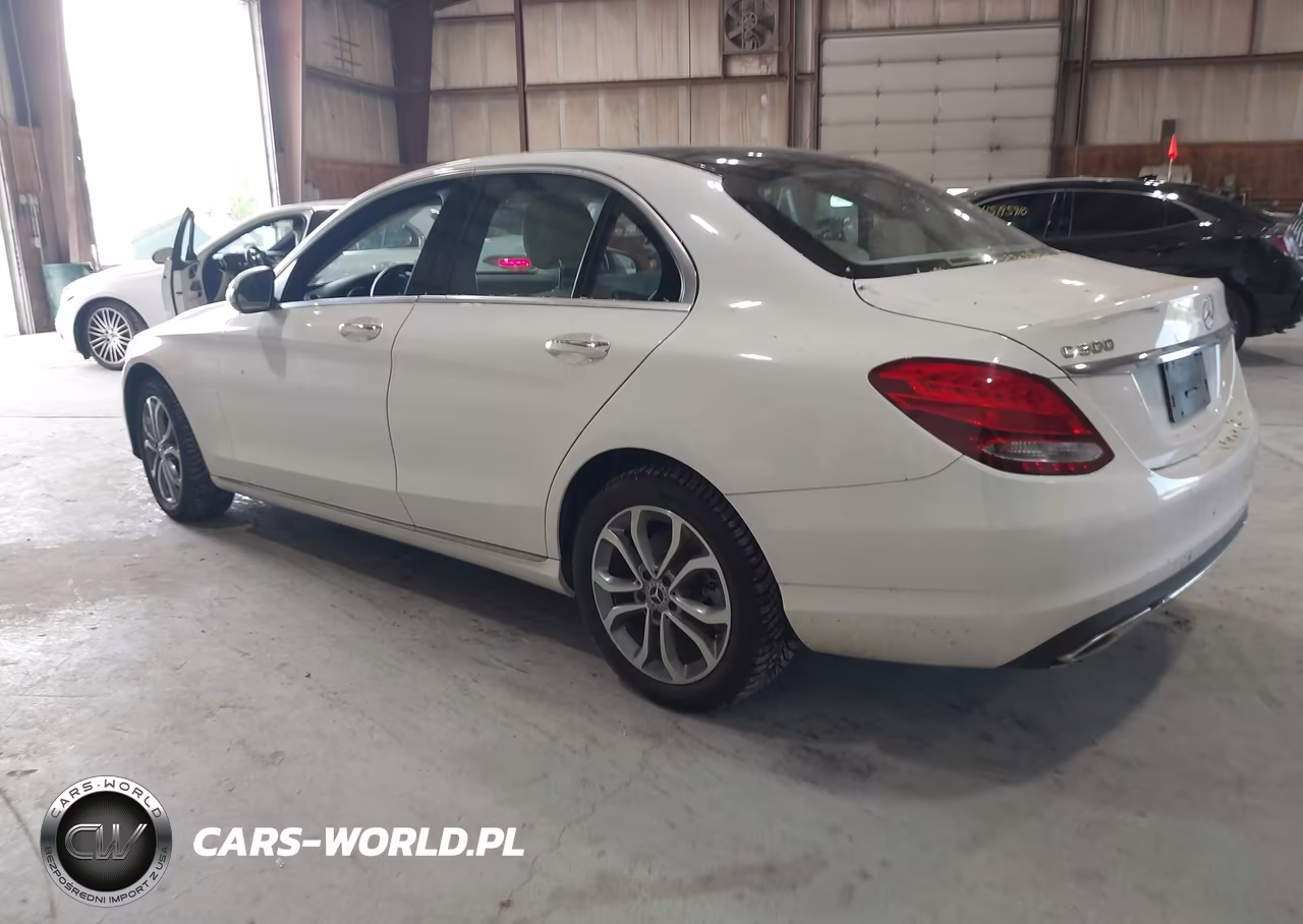 2018 Mercedes-Benz C 300 4Matic VIN:55SWF4KB4JU236912 - 3
