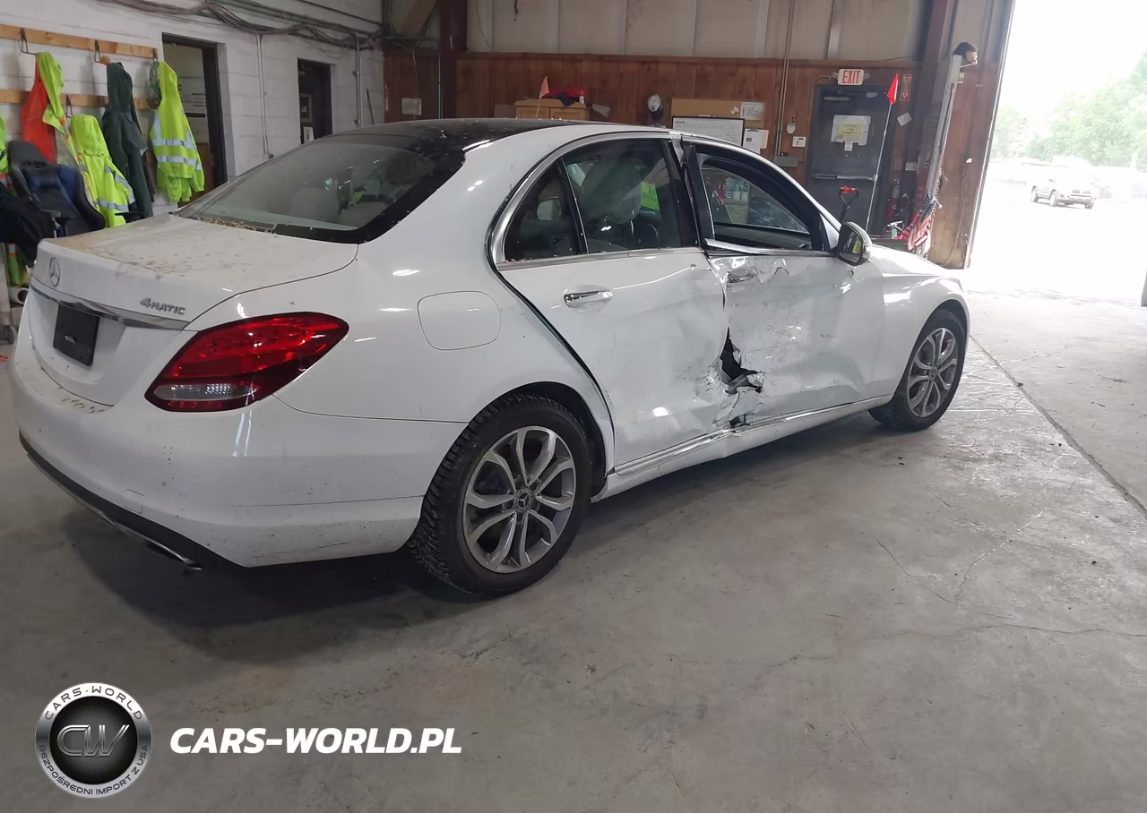 2018 Mercedes-Benz C 300 4Matic VIN:55SWF4KB4JU236912 - 4