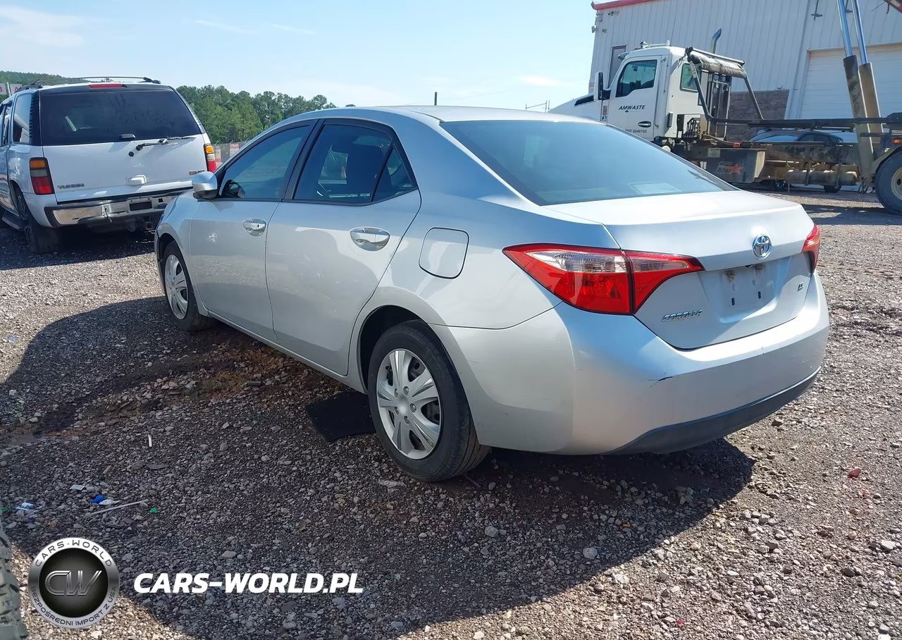 2017 Toyota Corolla Le VIN:2T1BURHE5HC894757 - 3