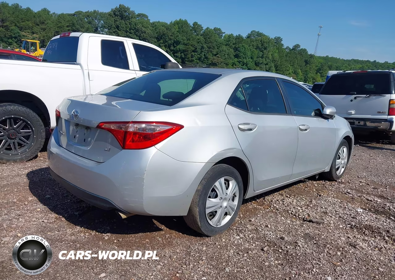 2017 Toyota Corolla Le VIN:2T1BURHE5HC894757 - 4