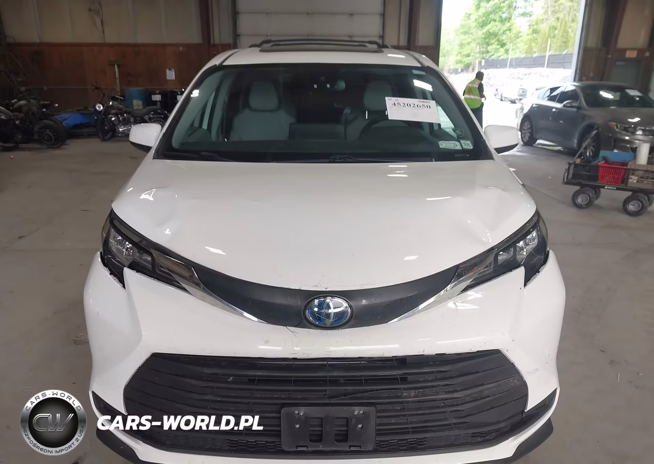 2024 Toyota Sienna Le VIN:5TDBSKFCXRS133407 - 12