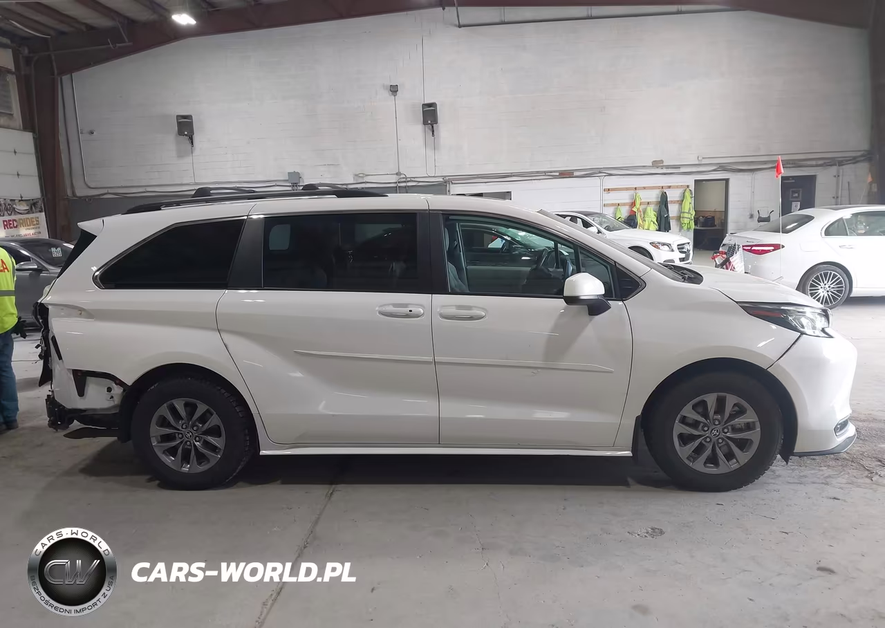 2024 Toyota Sienna Le VIN:5TDBSKFCXRS133407 - 13