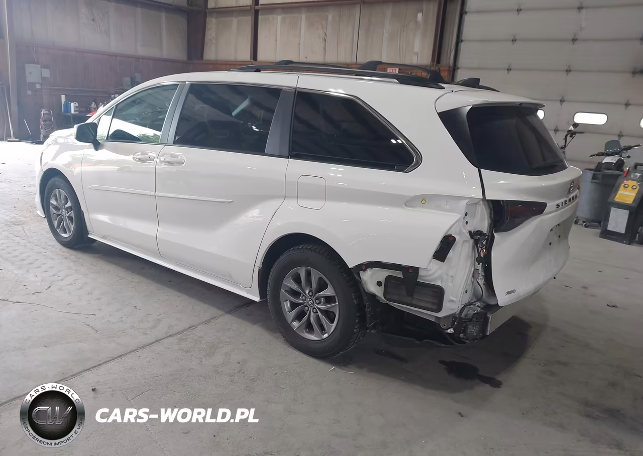 2024 Toyota Sienna Le VIN:5TDBSKFCXRS133407 - 3