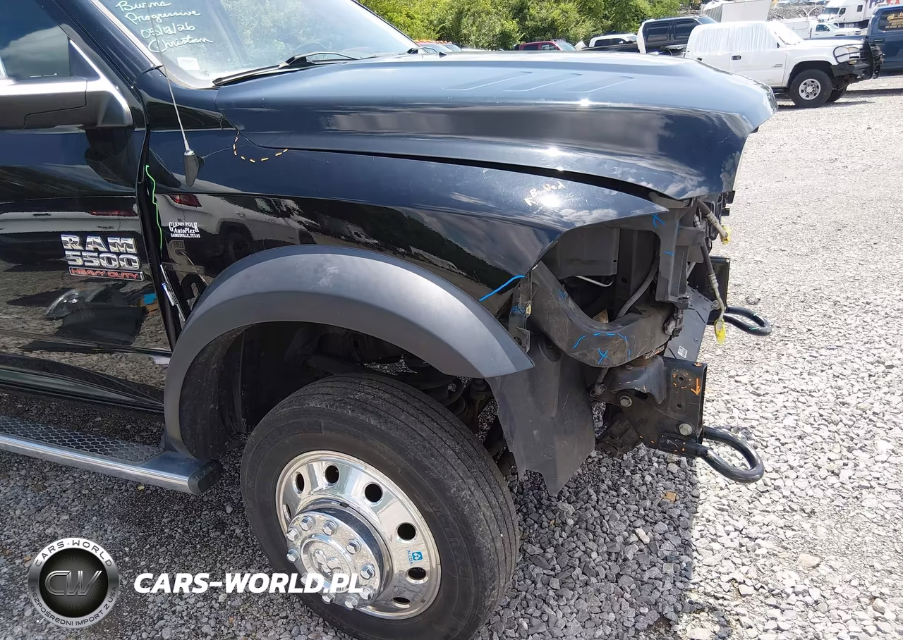 2015 Ram 5500 Chassis Tradesman-Slt-Laramie VIN:3C7WRNELXFG549163 - 12