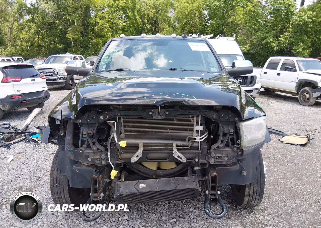 2015 Ram 5500 Chassis Tradesman-Slt-Laramie VIN:3C7WRNELXFG549163 - 14