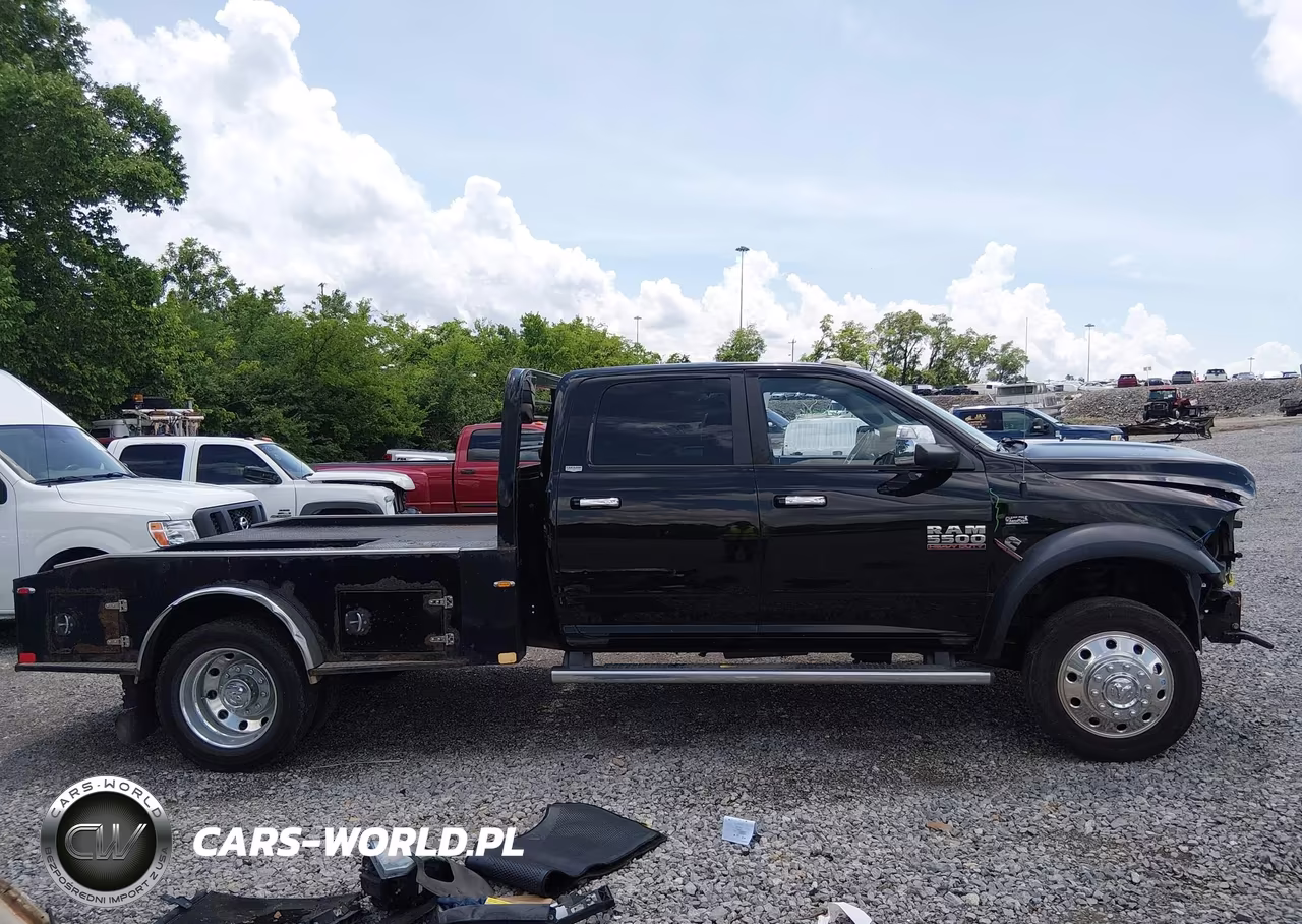 2015 Ram 5500 Chassis Tradesman-Slt-Laramie VIN:3C7WRNELXFG549163 - 15