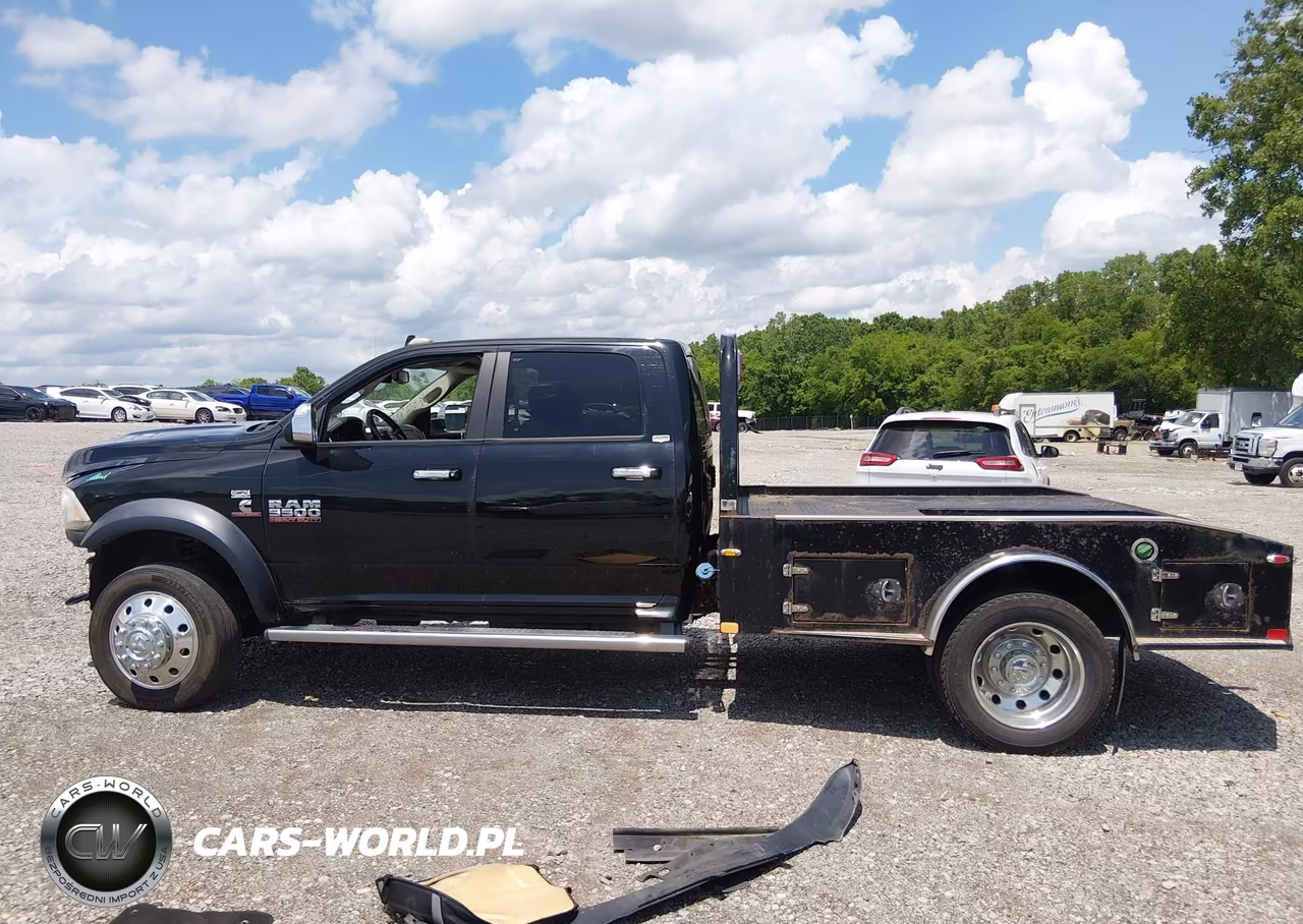 2015 Ram 5500 Chassis Tradesman-Slt-Laramie VIN:3C7WRNELXFG549163 - 16