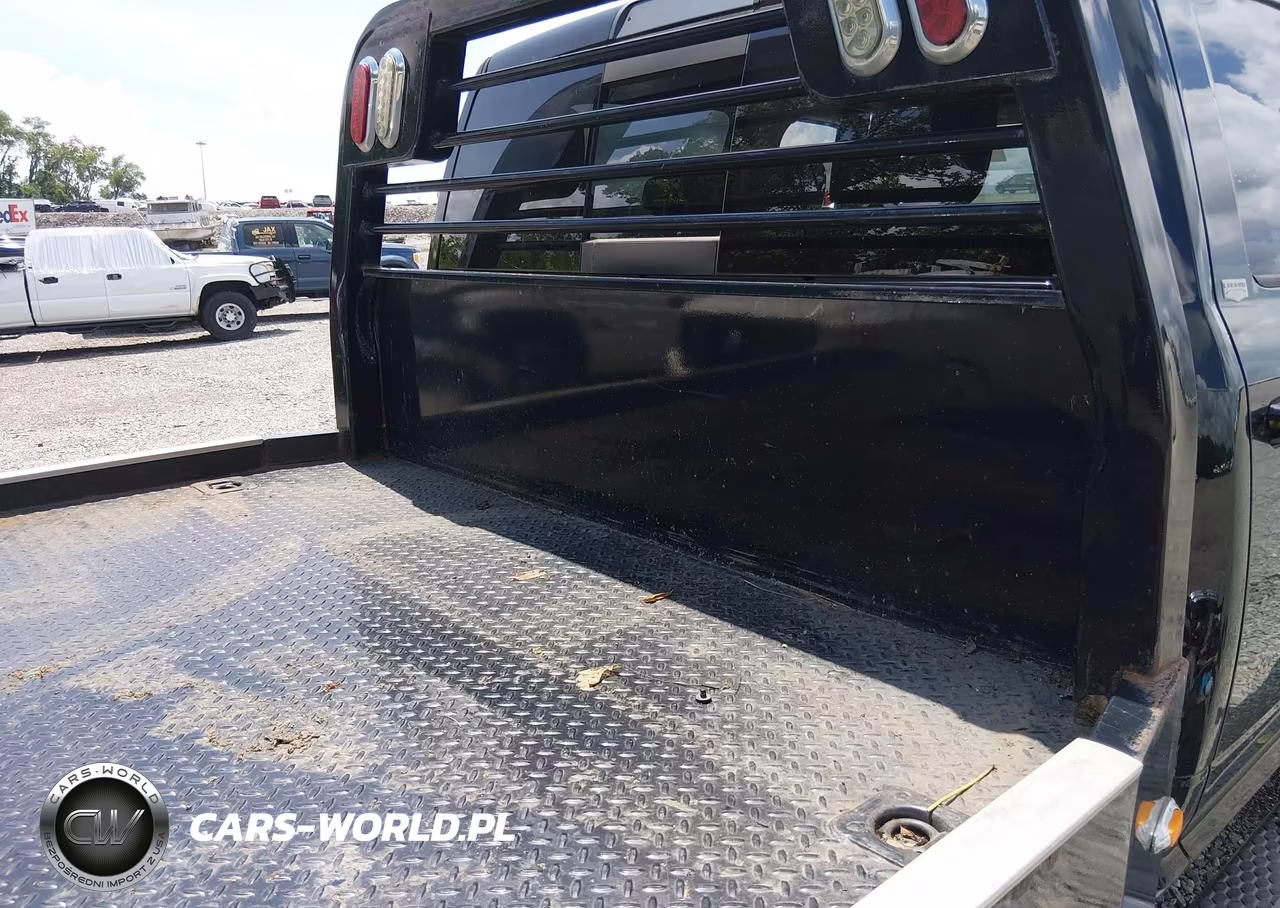 2015 Ram 5500 Chassis Tradesman-Slt-Laramie VIN:3C7WRNELXFG549163 - 6
