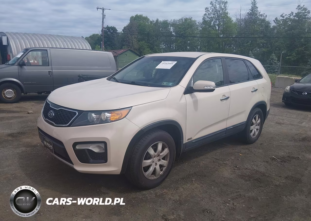 2011 Kia Sorento Lx VIN:5XYKTCA13BG009975 - 2