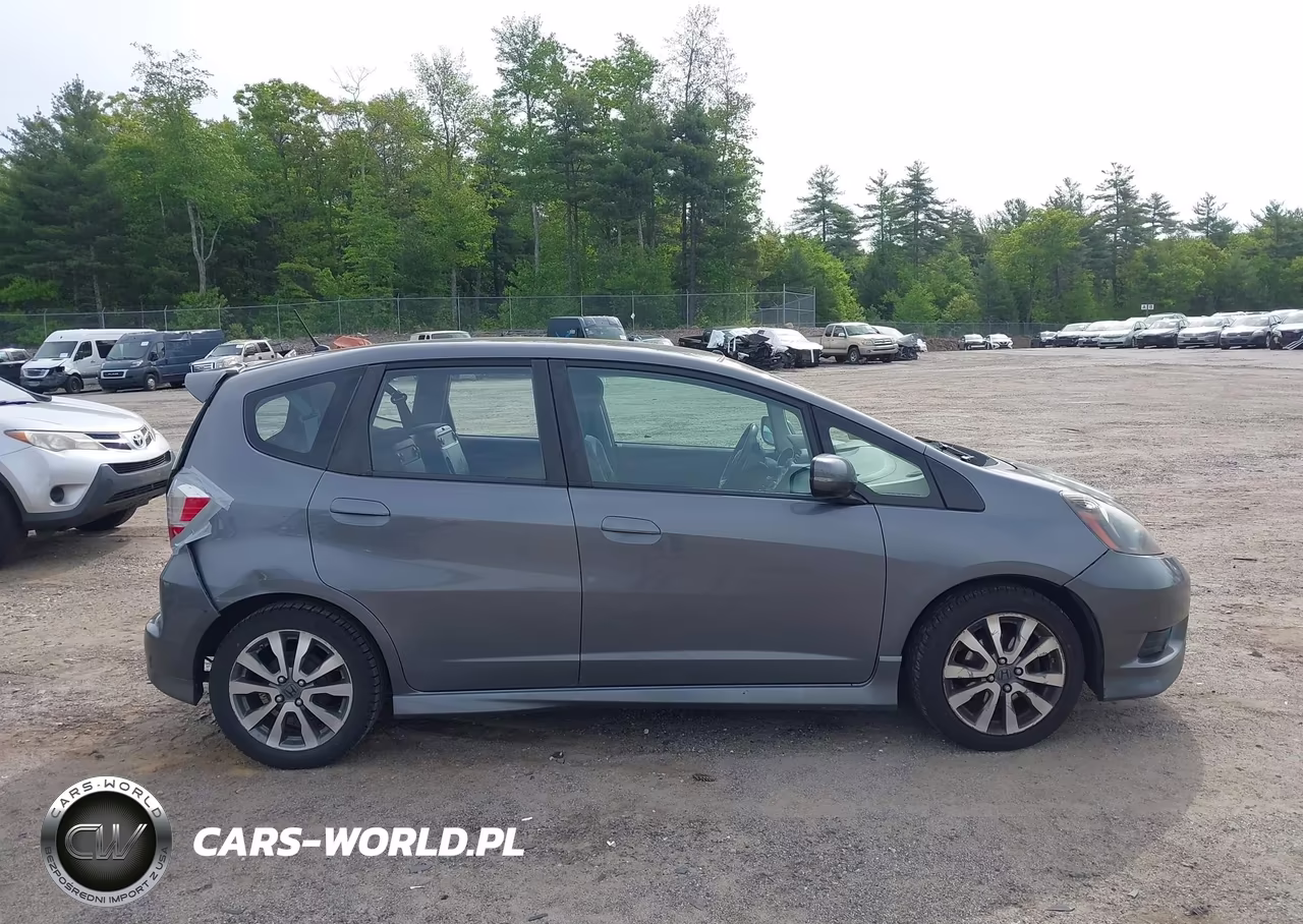 2012 Honda Fit Sport VIN:JHMGE8H5XCC002886 - 13