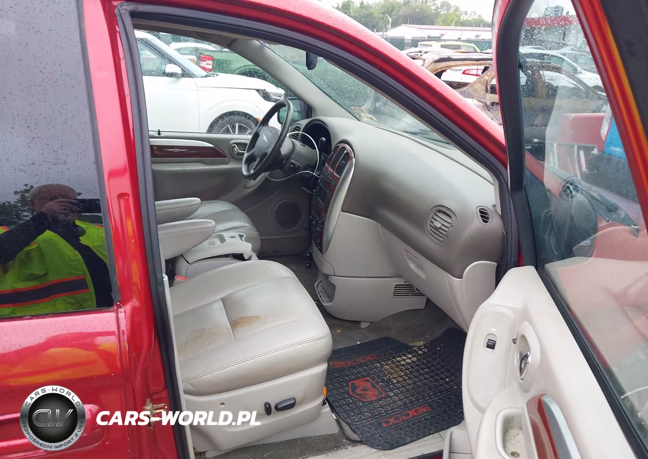 2005 Chrysler Town & Country Limited VIN:2C8GP64L35R162475 - 5