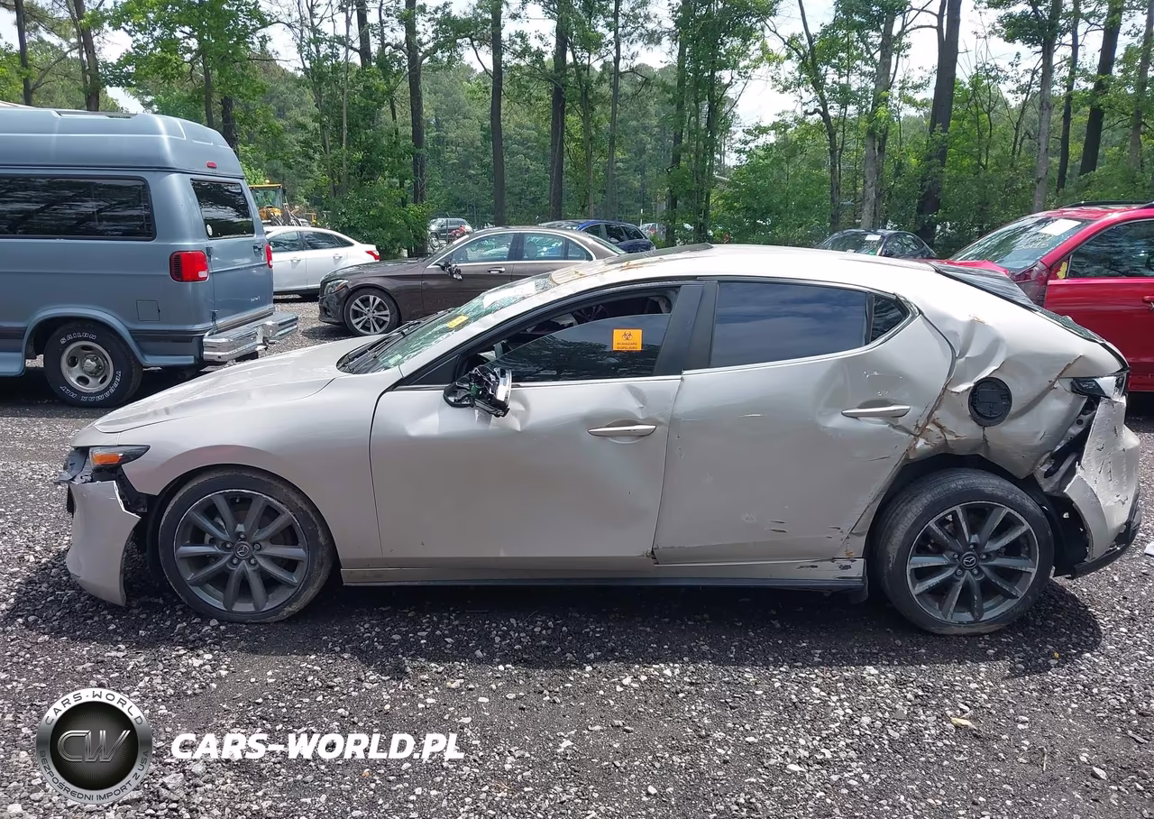 2022 Mazda Mazda3 Preferred VIN:JM1BPALLXN1520398 - 14
