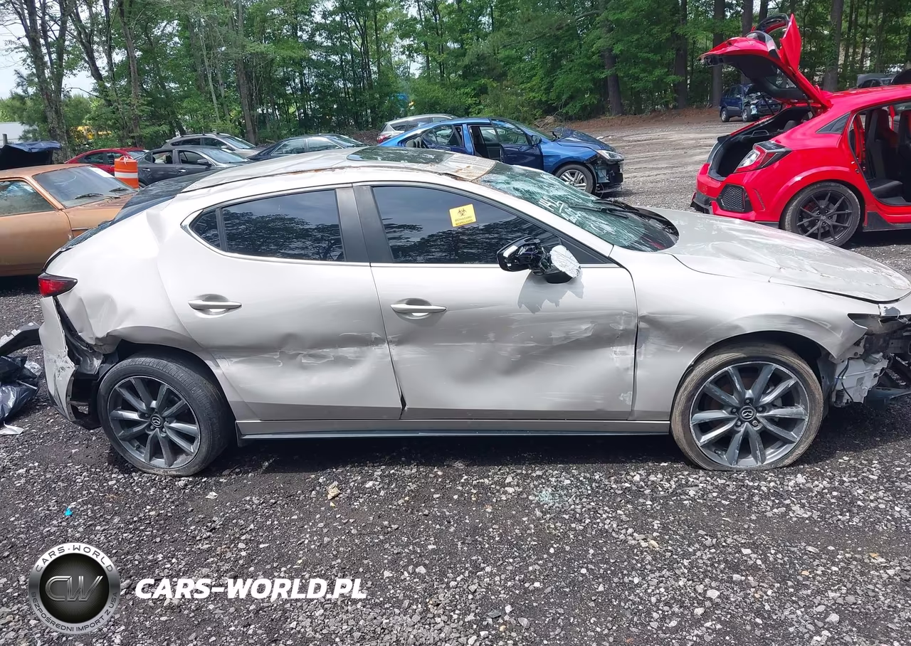 2022 Mazda Mazda3 Preferred VIN:JM1BPALLXN1520398 - 17