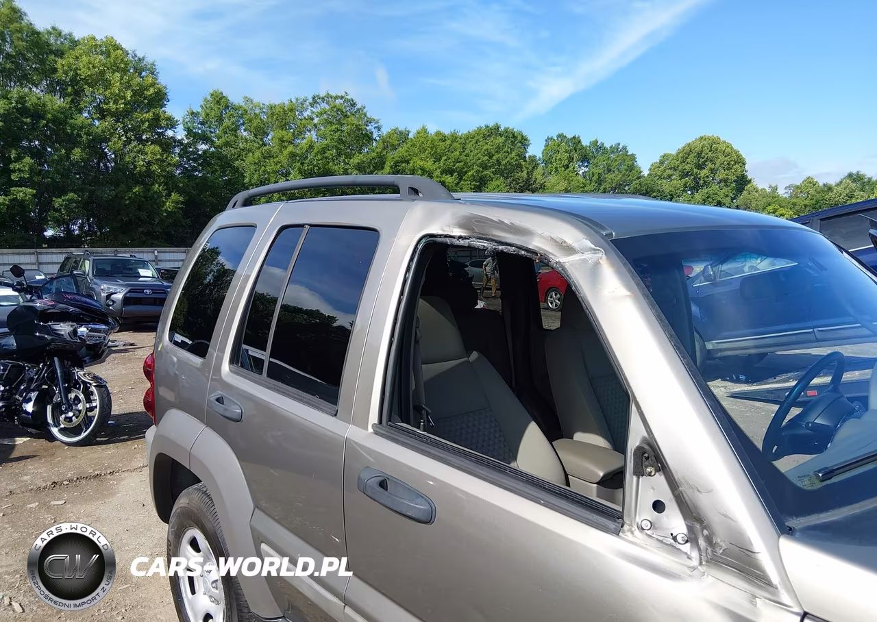 2007 Jeep Liberty Sport VIN:1J4GL48K17W670726 - 6