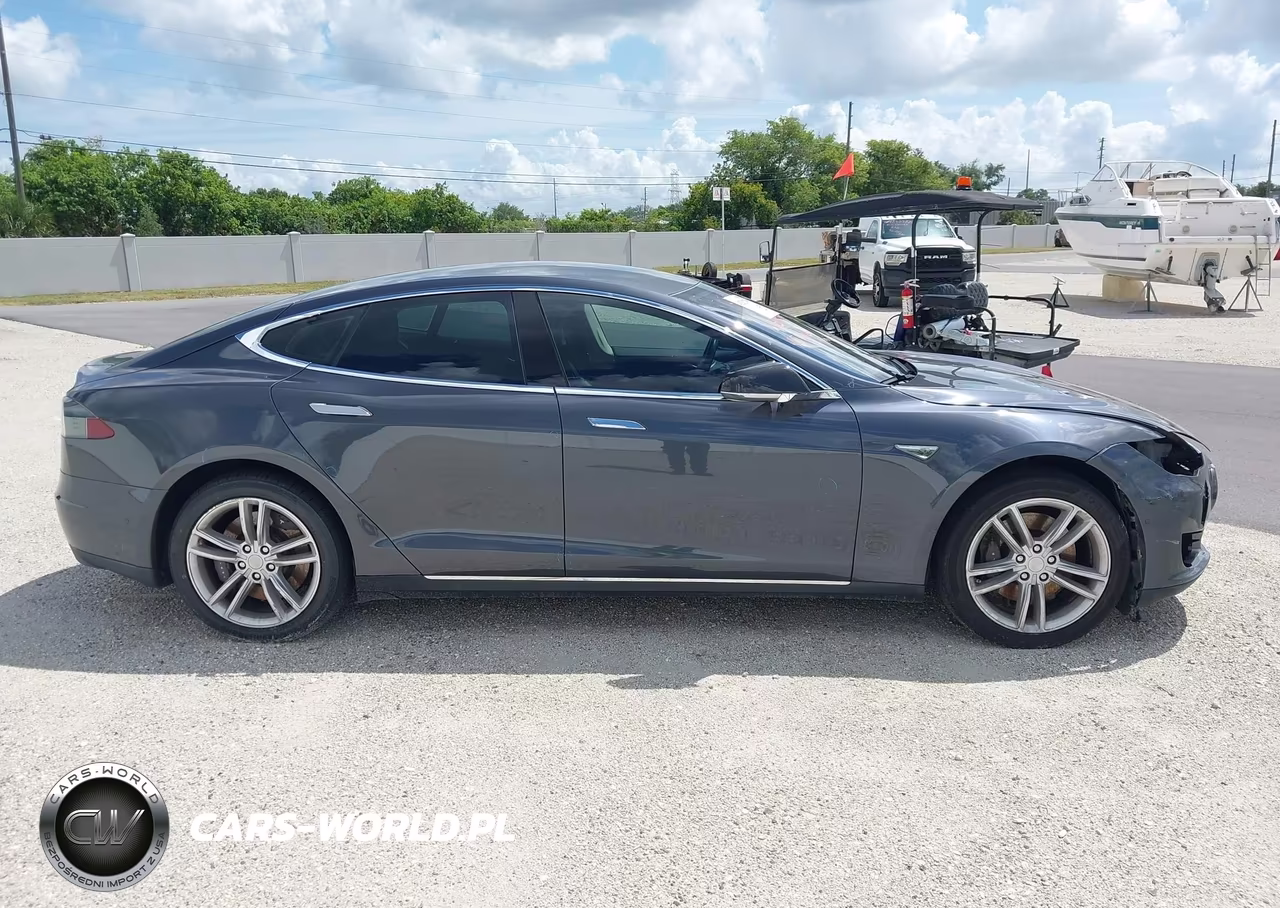 2014 Tesla Model S P85 VIN:5YJSA1H18EFP60758 - 14