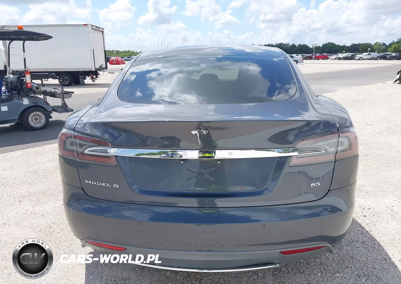 2014 Tesla Model S P85 VIN:5YJSA1H18EFP60758 - 17