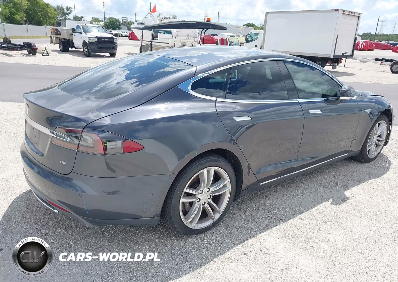 2014 Tesla Model S P85 VIN:5YJSA1H18EFP60758 - 4