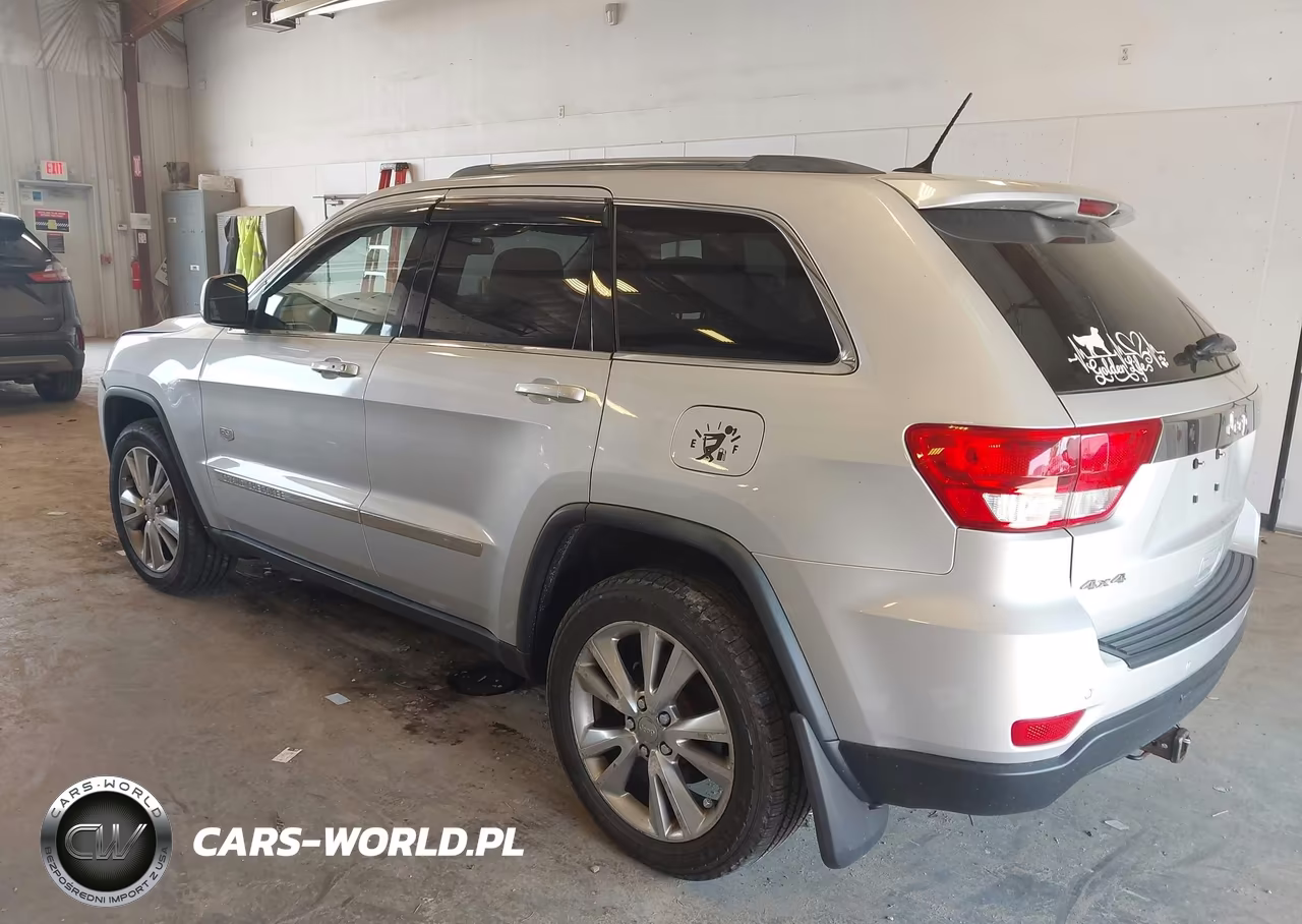 2011 Jeep Grand Cherokee Laredo VIN:1J4RR4GG0BC678024 - 3