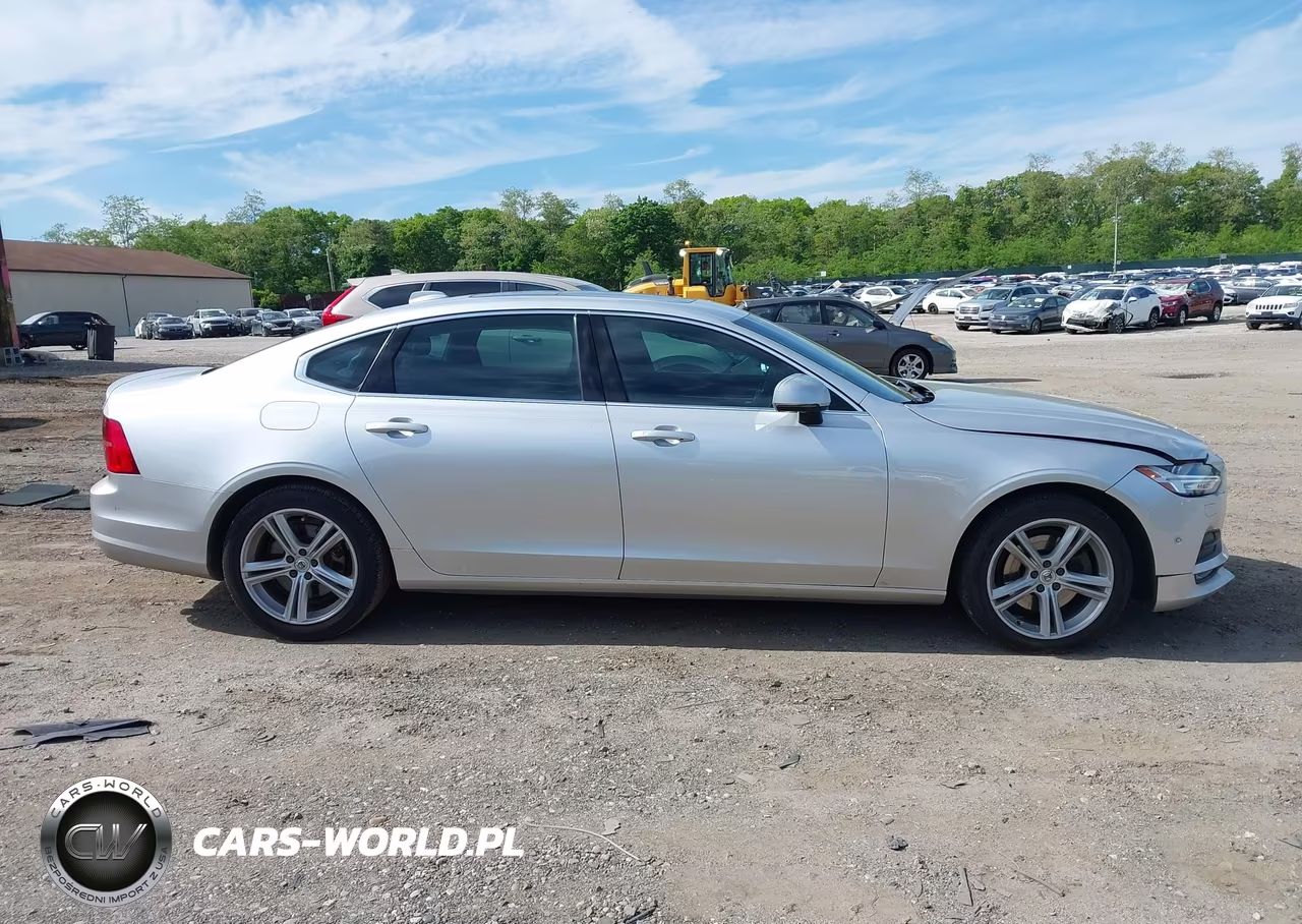 2018 Volvo S90 T5 Momentum VIN:LVY982MK2JP015379 - 13