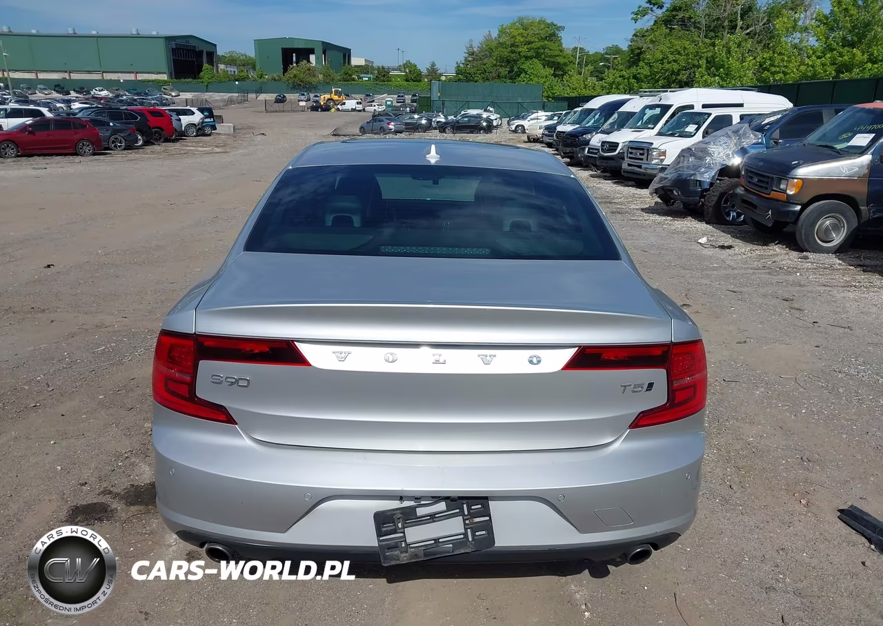 2018 Volvo S90 T5 Momentum VIN:LVY982MK2JP015379 - 16