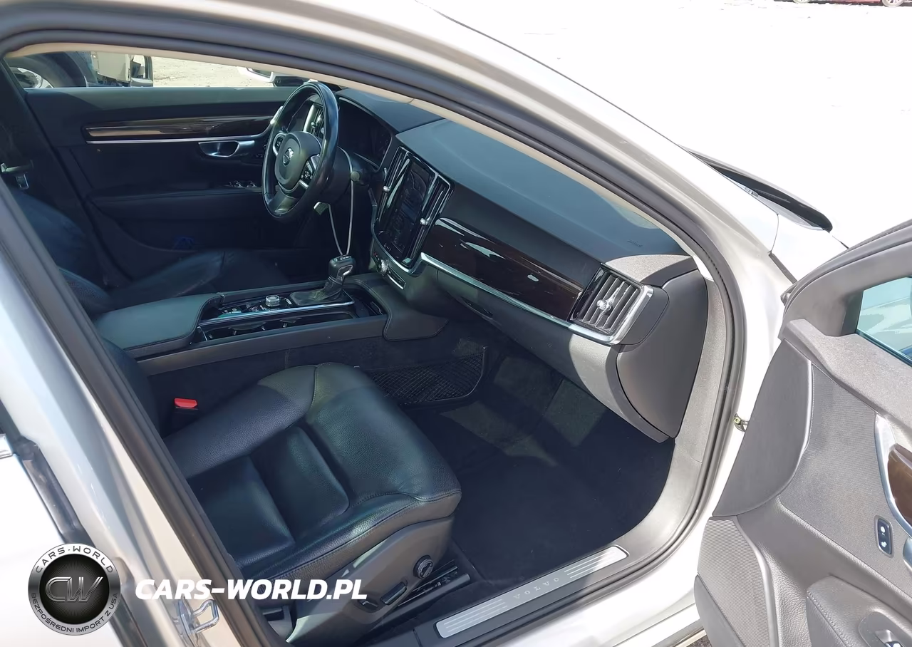 2018 Volvo S90 T5 Momentum VIN:LVY982MK2JP015379 - 5