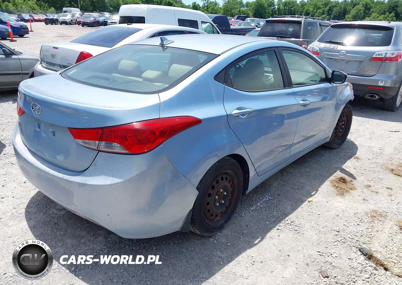 2013 Hyundai Elantra Gls VIN:KMHDH4AE0DU535626 - 4