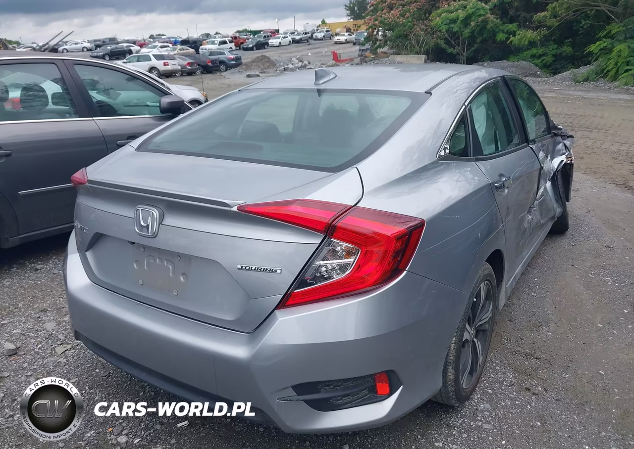 2017 Honda Civic Touring VIN:19XFC1F91HE018880 - 4