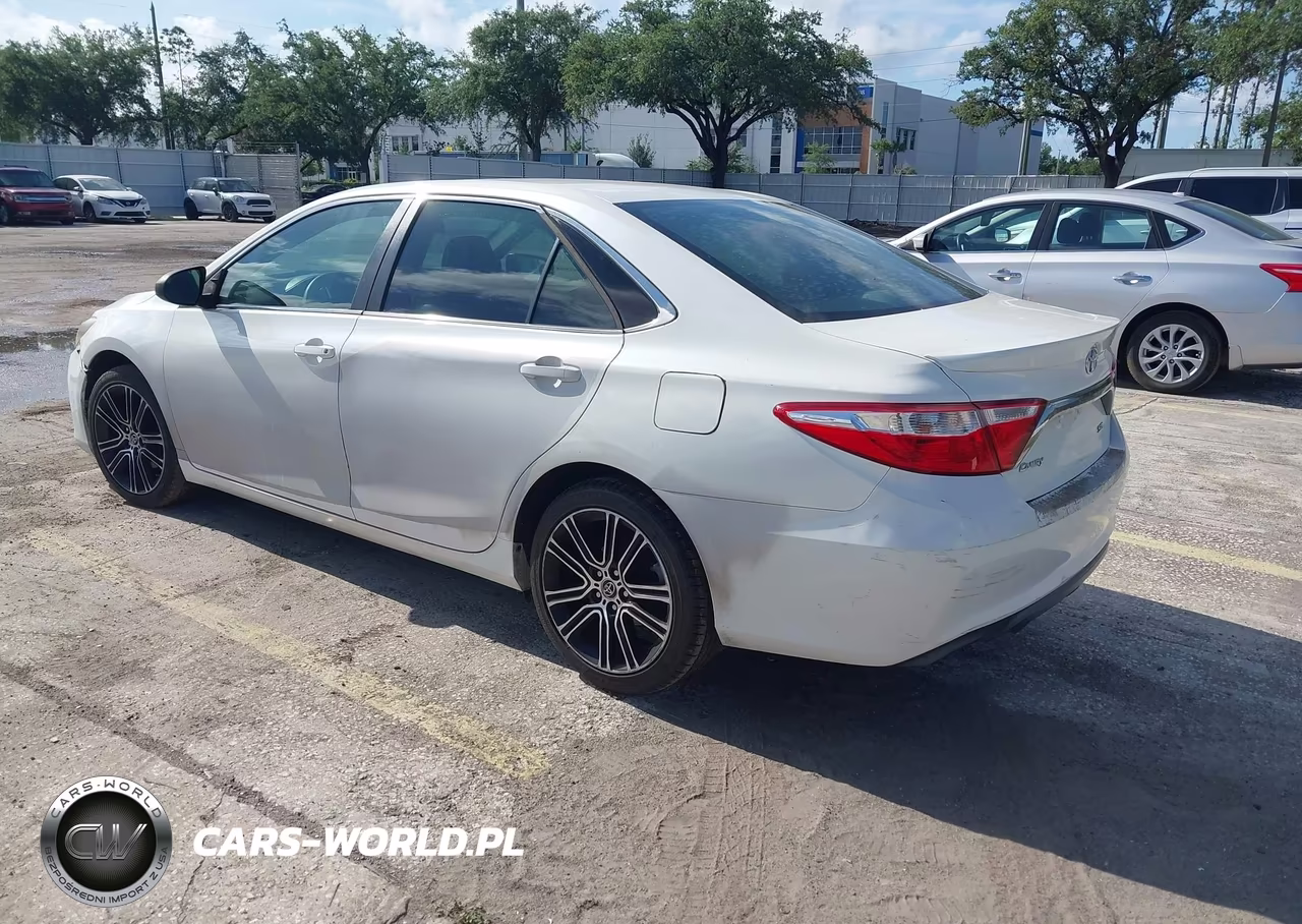 2017 Toyota Camry Se VIN:4T1BF1FK4HU304485 - 3